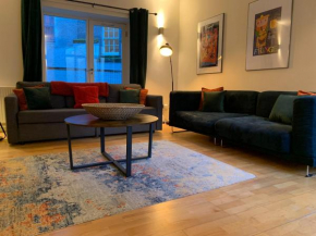 Edmonstone Suite Old Town